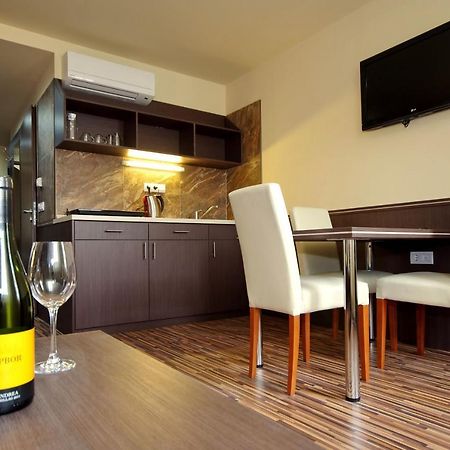 Corvin Apartman Gyula Exterior foto