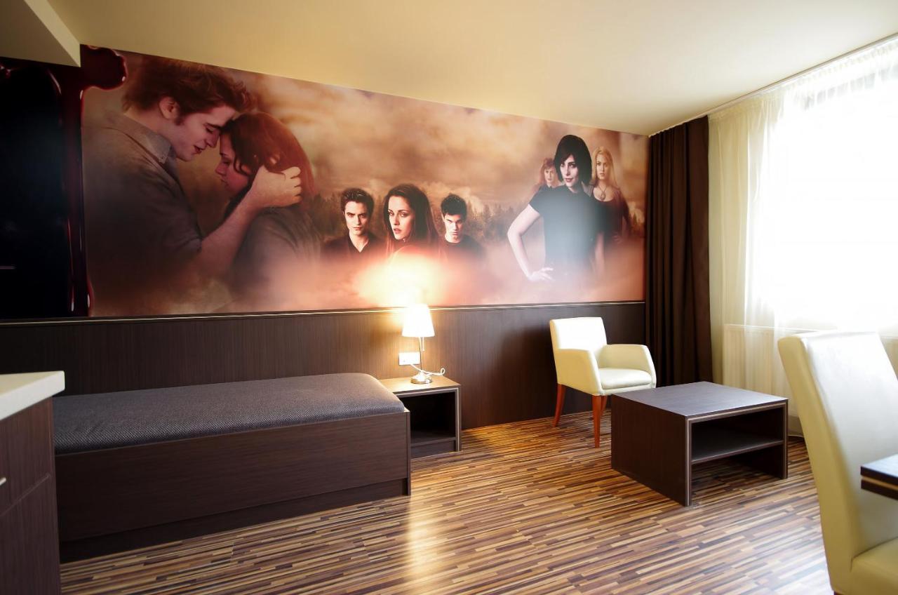 Corvin Apartman Gyula Exterior foto
