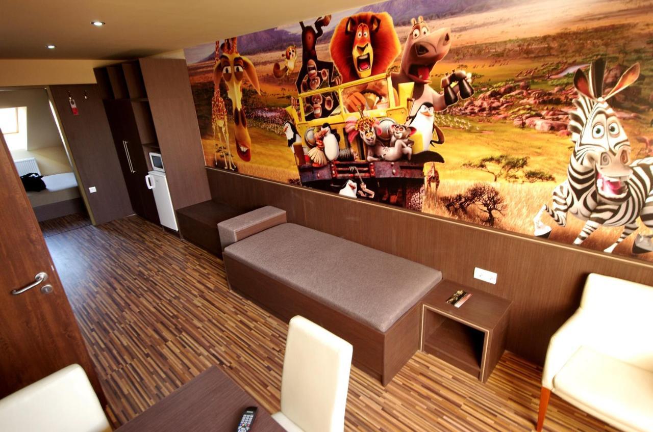 Corvin Apartman Gyula Exterior foto