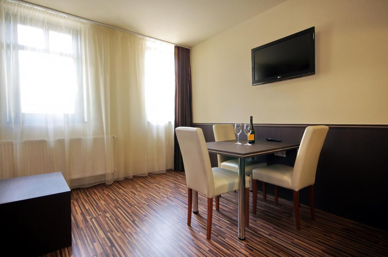 Corvin Apartman Gyula Exterior foto