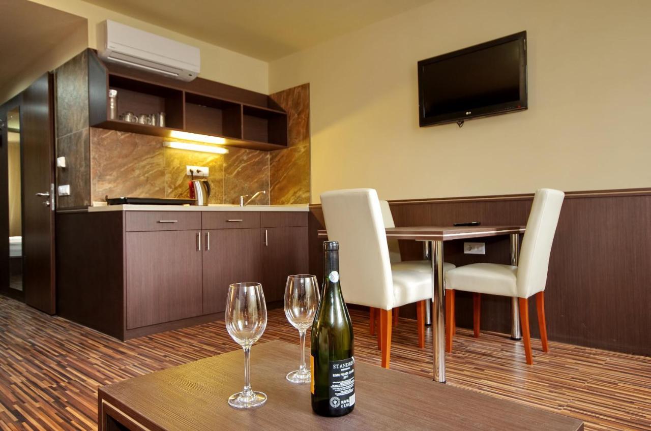 Corvin Apartman Gyula Exterior foto