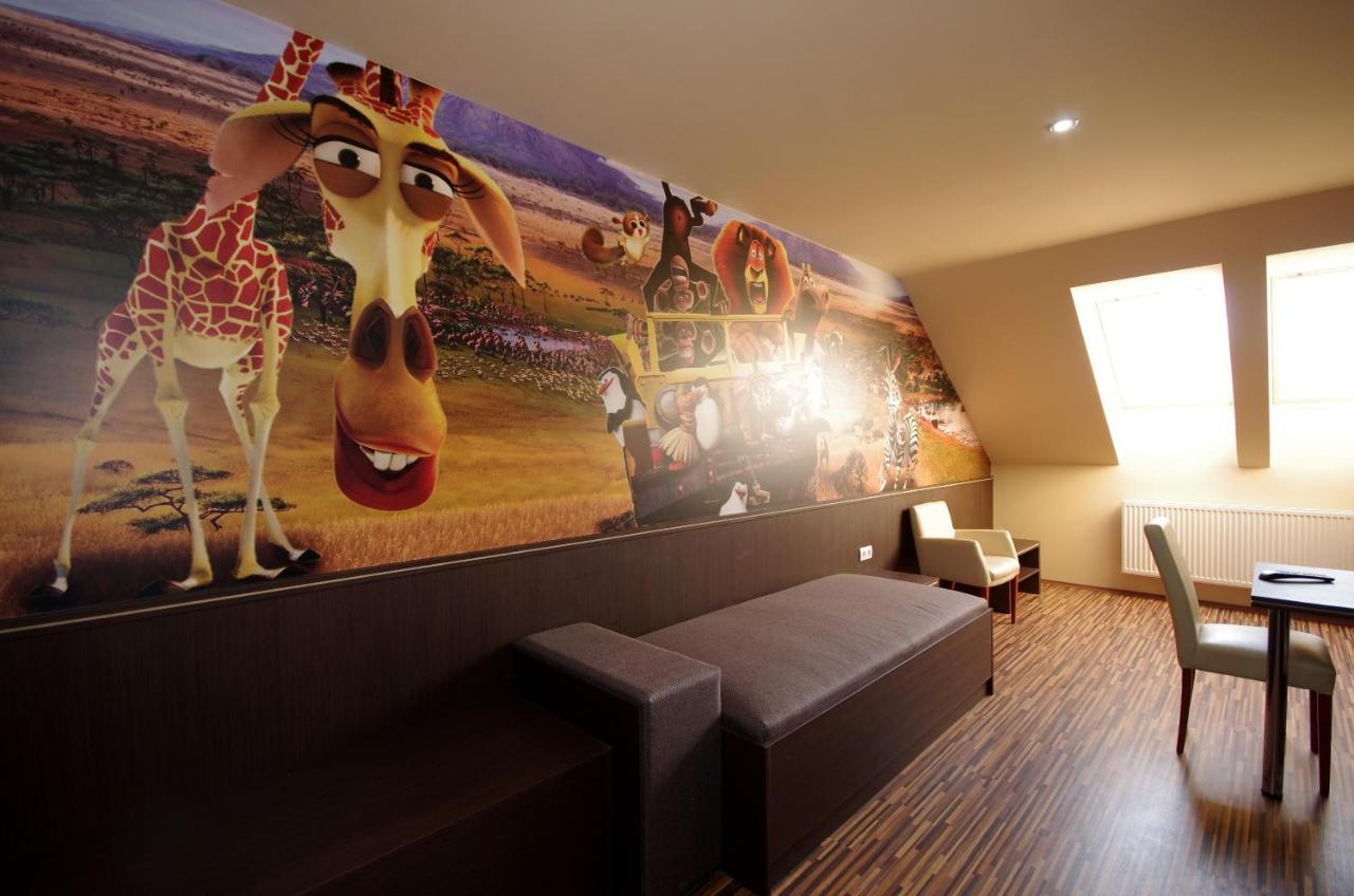 Corvin Apartman Gyula Exterior foto